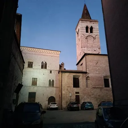 Porta Est Pensionat Foligno
