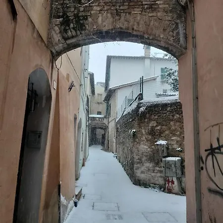 Konukevi Porta Est *